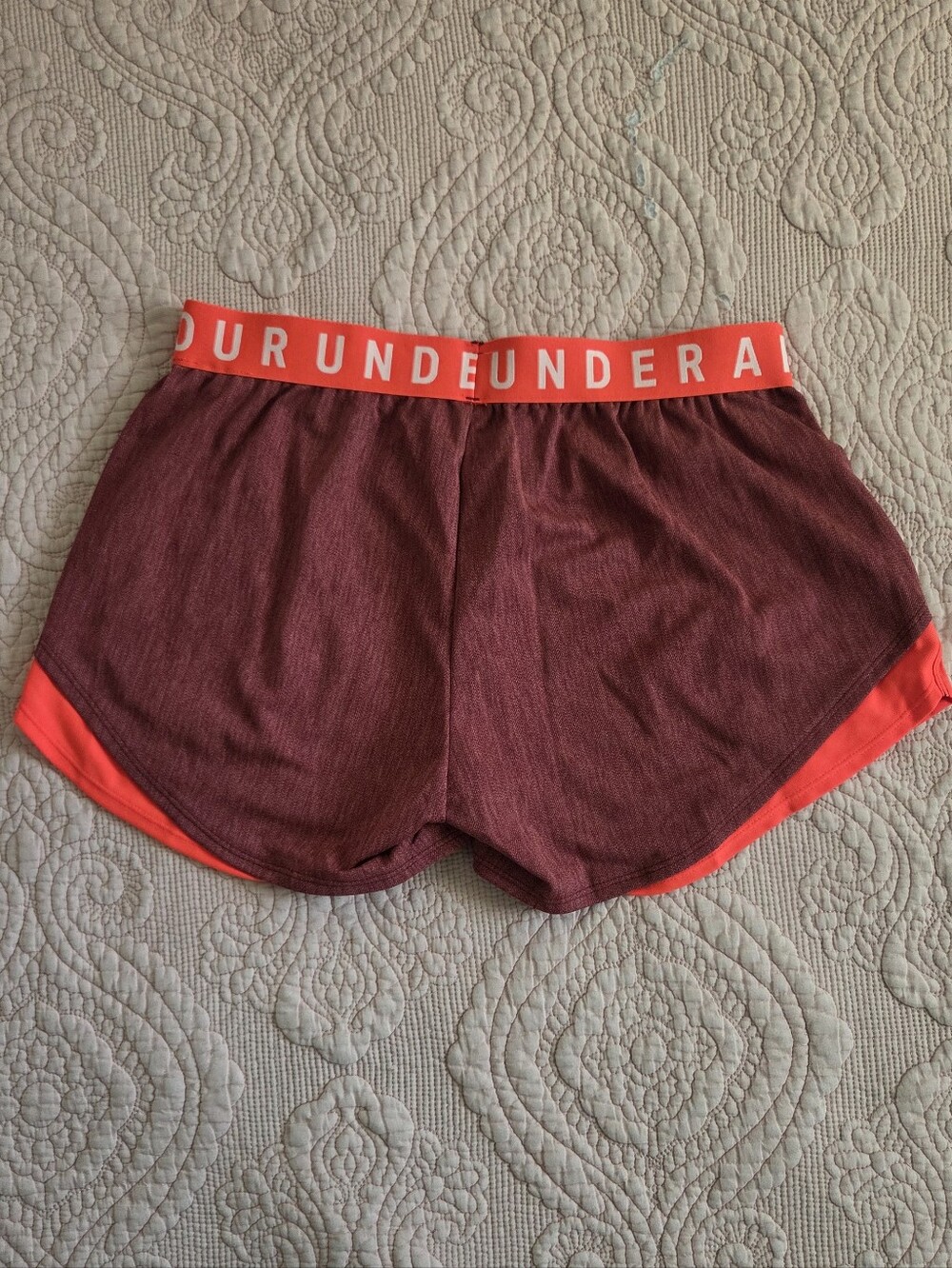 NWT Under Armour Women's Play Up 3.0 Twist | Size Medium | Burgundy Red Orange - Picture 2 of 3